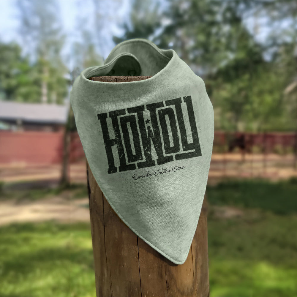 Say 'Howdy' to mess-free meals with our sage heather green infant bandana style western bib. Perfect for your little cowboy or cowgirl.