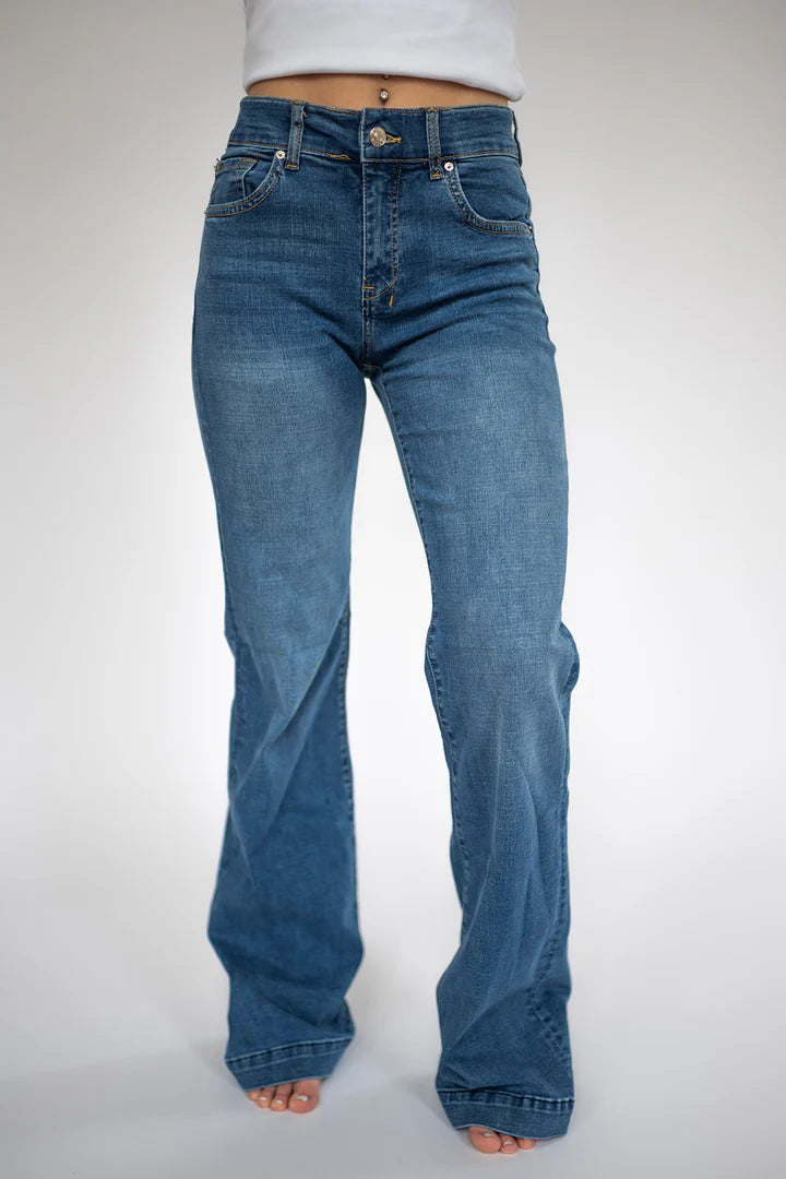 Ranch Dress'n Signature Trouser Medium Wash Jeans Front View