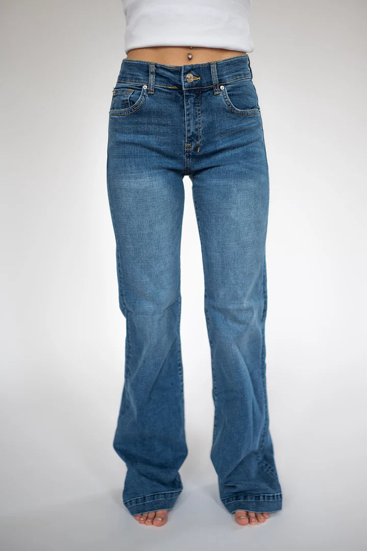 Ranch Dress'n Signature Trouser Medium Wash Jeans Front View